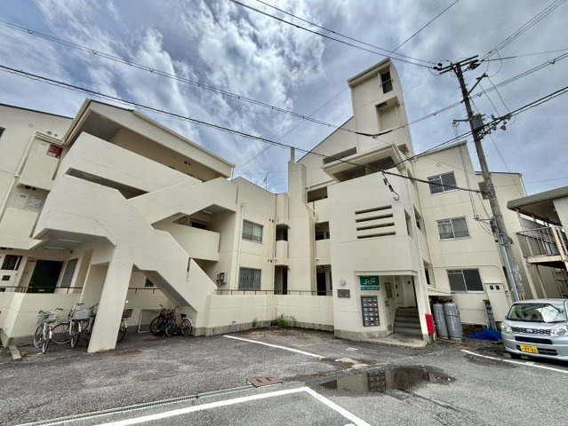 マンション大和の外観