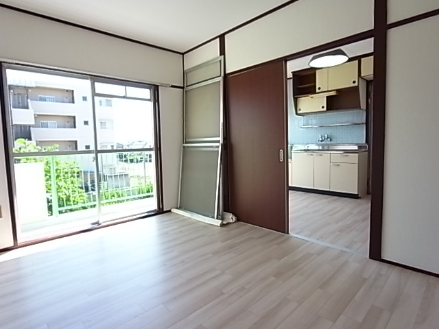 新町ハイツの洋室