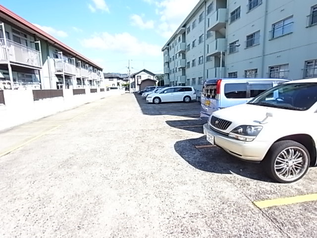 新町ハイツの駐車場