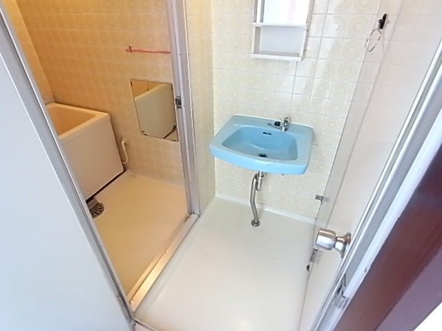 新町ハイツの玄関