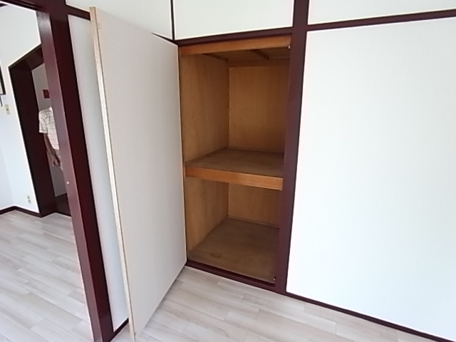 新町ハイツの収納