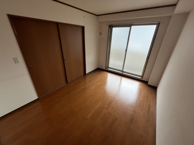 ステラコート潮江の洋室