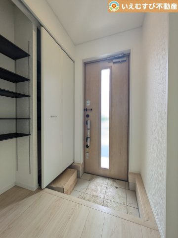 Cradle garden　本庄市児玉町金屋第7の玄関|大容量シューズクローゼット
たっぷりの玄関収納が付いているので家族みんなの靴がしっかり片付きます♪
