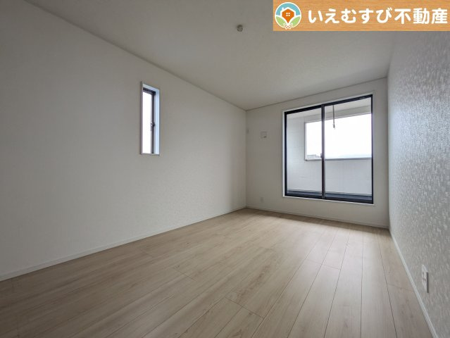 Cradle garden　本庄市児玉町金屋第7の洋室|シンプルで明るいお部屋
2面採光で日当り良好！シンプルなお部屋なので自分で家具を選ぶのが楽しみですね！