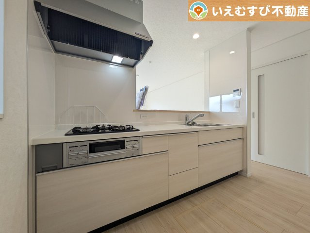 Cradle garden　本庄市児玉町金屋第7のキッチン|機能性収納性に溢れるキッチン
収納もたっぷり付いていてすっきり片付く！毎日楽しくお料理が出来そうです！