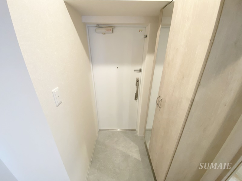 ＴＣＳ北浦和レジデンスの玄関|姿見のある玄関です☆