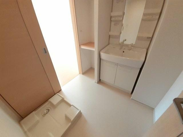 ヴィラ　グリチーネⅠの洗面所