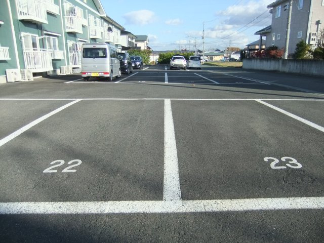 レジデンス星が丘の駐車場