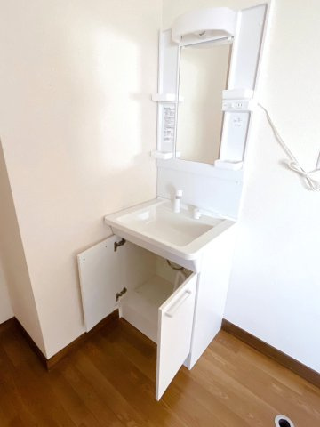 レジデンス星が丘の独立洗面台