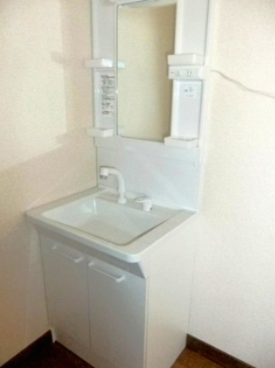 レジデンス星が丘の独立洗面台|シャワー付き洗面化粧台