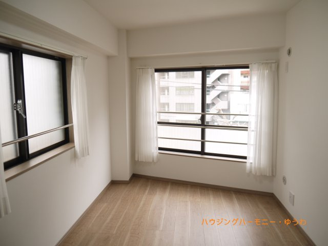 【洋室】 | ＧＳハイム巣鴨 | 光あふれる空間で子育てをする喜び。