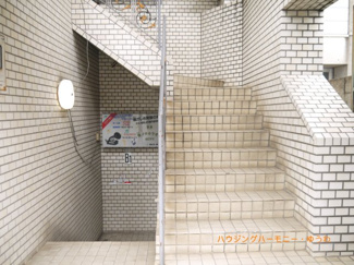【エントランス】 | 住まいの顔にふさわしい落ち着いた迎賓空間