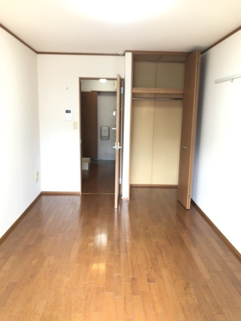パサニア白金の寝室|★明るいフローリングの角部屋です★