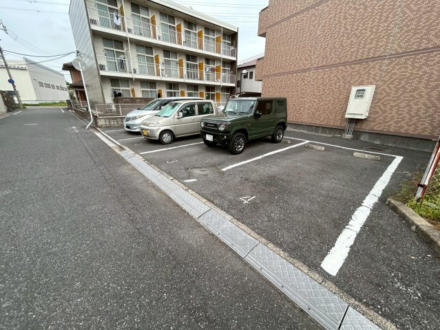 【駐車場】