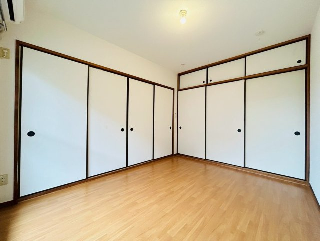 【寝室】