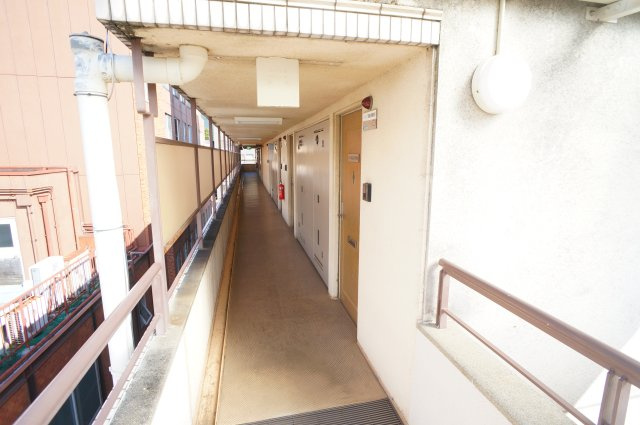 ビルまあぁろのエントランス