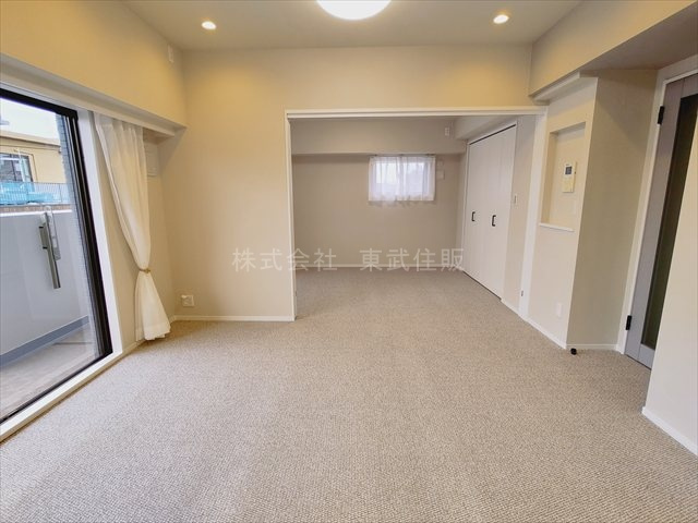 【居間・リビング】 | 志木南パーク・ホームズ | おしゃれな12.0帖のリビングです