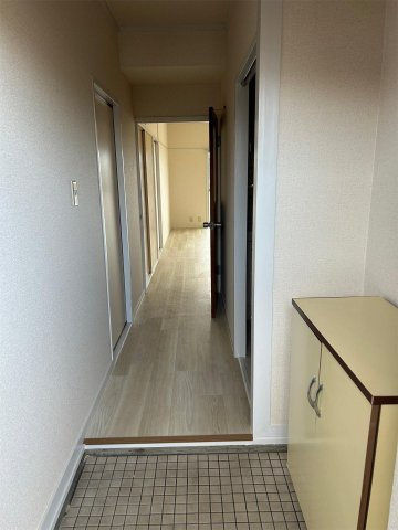 福岡市博多区新和町２丁目の賃貸マンションの玄関