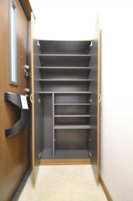 【玄関】 | リヴェール A棟