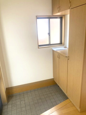 【玄関】 | 小松原貸家