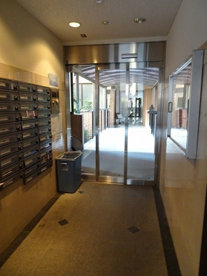 【エントランス】 | ラポール西大島 イースト | エントランスです