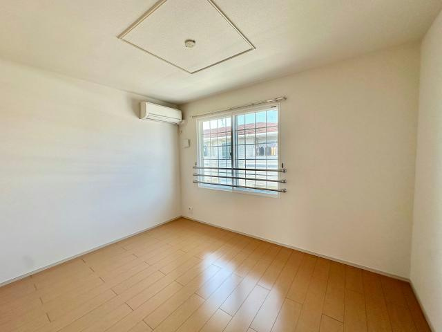 オアシス上ノ茶屋の洋室