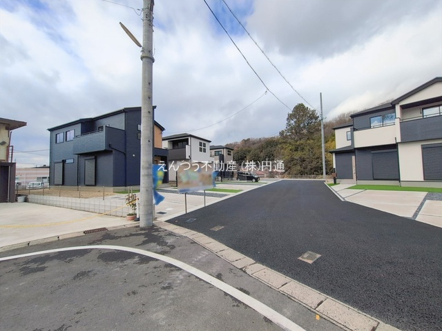 グラファーレ品野町4期の前面道路含む現地写真