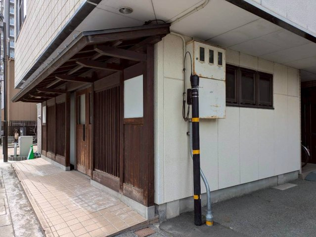草津市草津２丁目の店舗事務所の駐車場