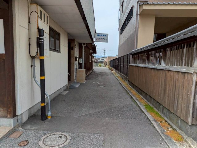 草津市草津２丁目の店舗事務所の駐車場