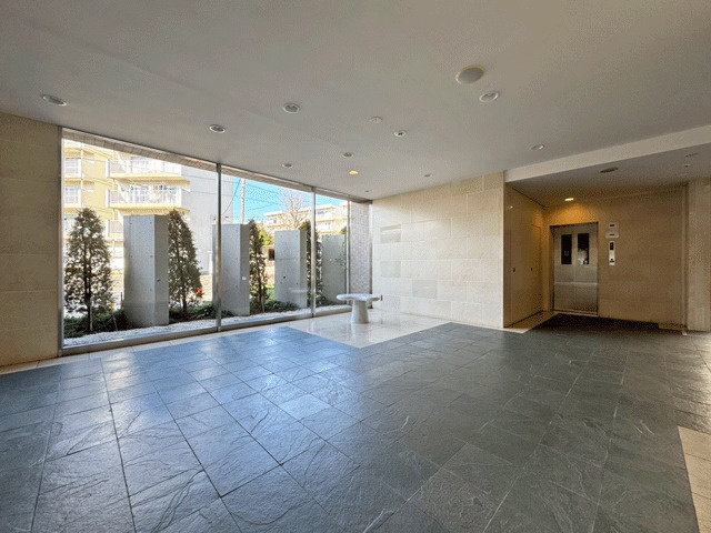 セレーノ幸町のエントランス