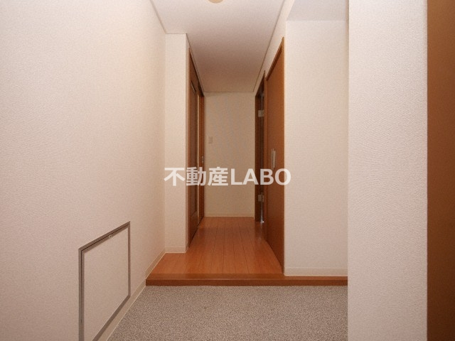 清川六番館の玄関