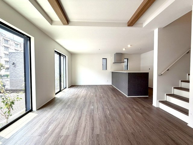 練馬区石神井台4丁目　間口7ｍ×整形地　新築戸建限定1棟の居間・リビング