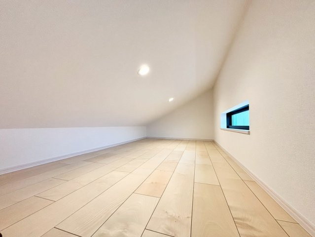 杉並区荻窪1丁目　 新築戸建の収納|収納スペースやお子様のプレイスペースなど、多目的に活用できるロフトを配置！

現地ご見学希望・資料請求などお気軽にお問い合わせ下さい！
03-5990-5201