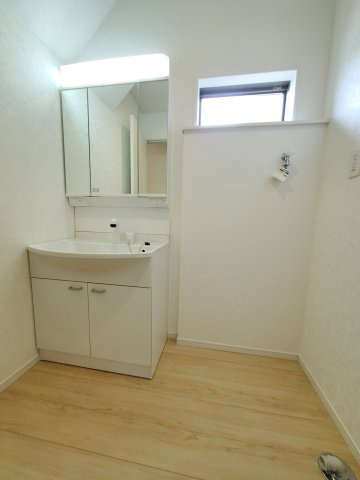 三郷市　天神1丁目　新築戸建　　全1棟の洗面所|施工例です