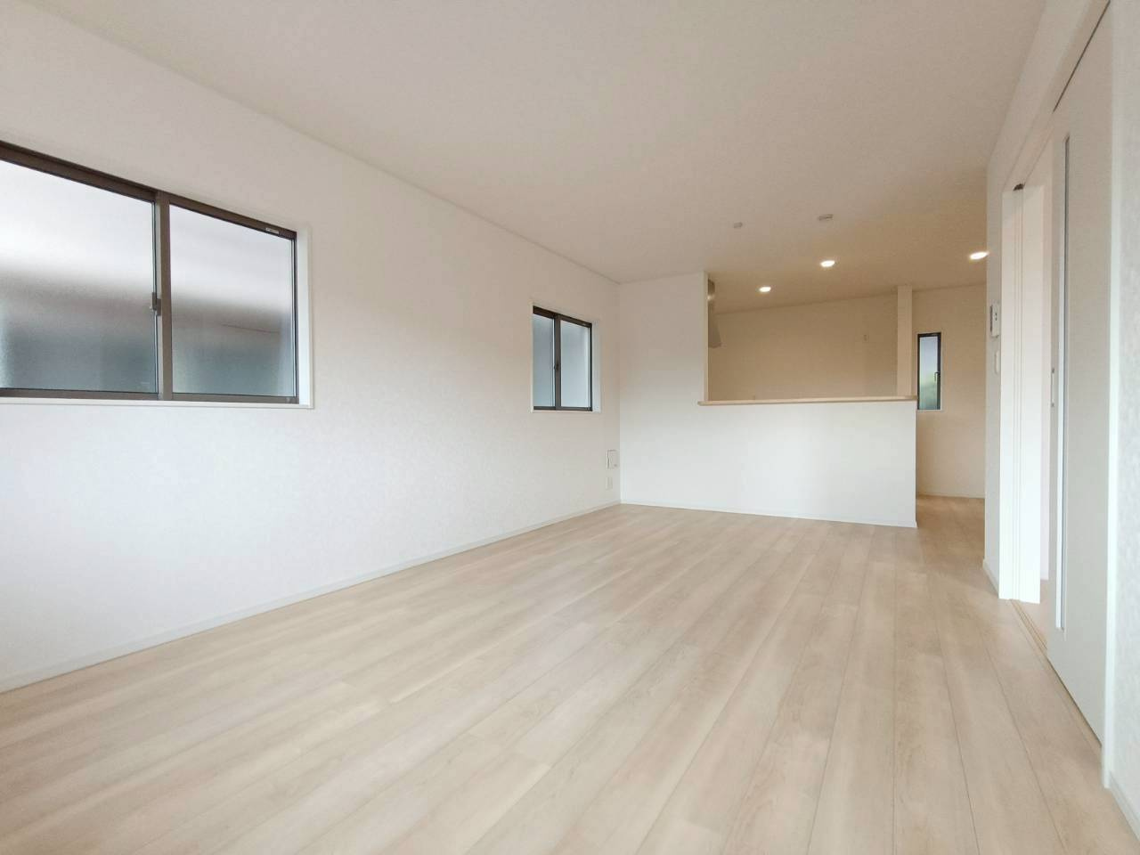 三郷市　天神1丁目　新築戸建　　全1棟の居間・リビング|施工例です