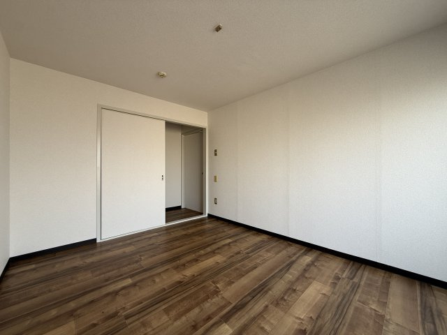 マンションコスモⅢの居間・リビング