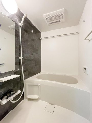 福岡市博多区井相田３丁目の賃貸マンションの浴室