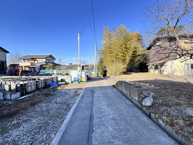 新築　高崎市吉井町塩川　1号棟の前面道路含む現地写真|　道路幅員約4.0ｍ　土地面積68.60坪