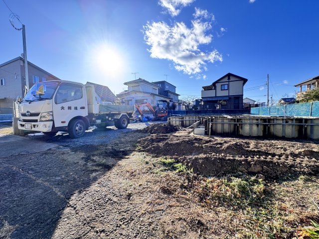 新築　高崎市吉井町塩川　1号棟の駐車場|　駐車スペースは建物東側に並列2台分可能です！
