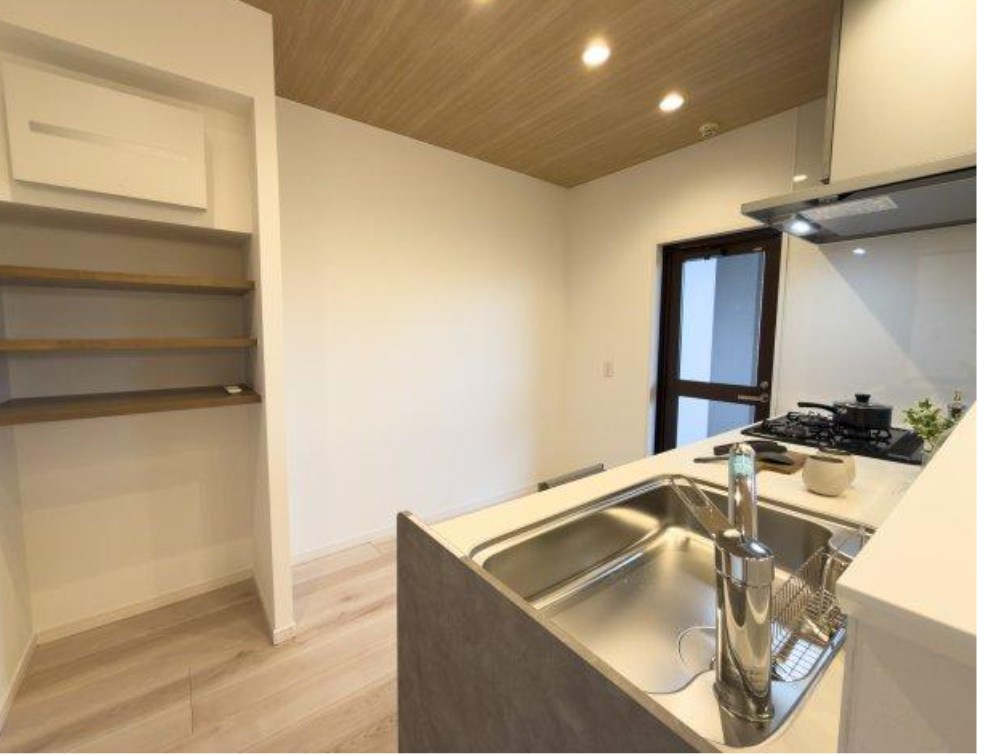 ダイヤパレスワンダースケープのキッチン|収納スペースもありお料理が楽しくなりますね。