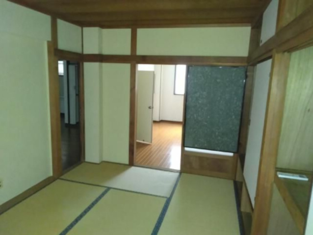 内田ビルの洋室