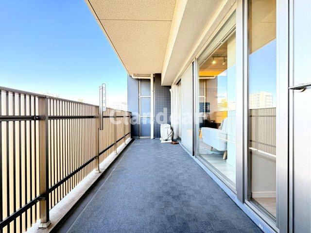 イニシア墨田押上のバルコニー|ドキドキの新生活も、安心してスタート。ぴったりの住まいを見つけませんか？クランディアが一緒に住まい選びをサポートします‼　まずは、お気軽にお問合せください　＃クランディア