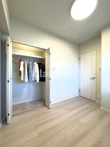 イニシア墨田押上の居間・リビング|ドキドキの新生活も、安心してスタート。ぴったりの住まいを見つけませんか？クランディアが一緒に住まい選びをサポートします‼　まずは、お気軽にお問合せください　＃クランディア