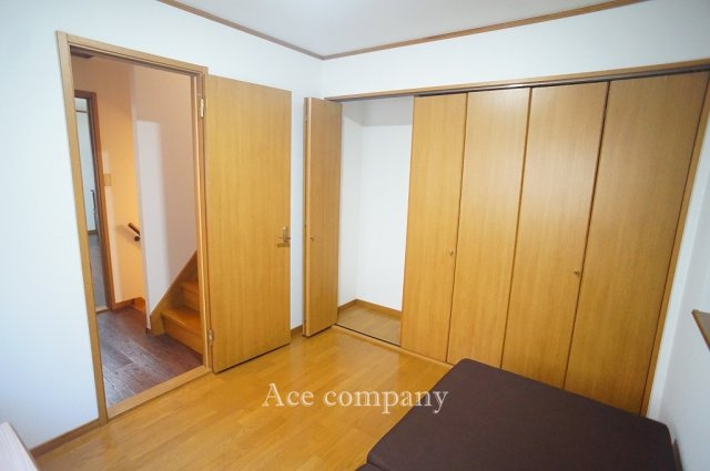 【内装】 | 平野区西脇4丁目 | 【2階：洋室】大容量の収納完備です♪