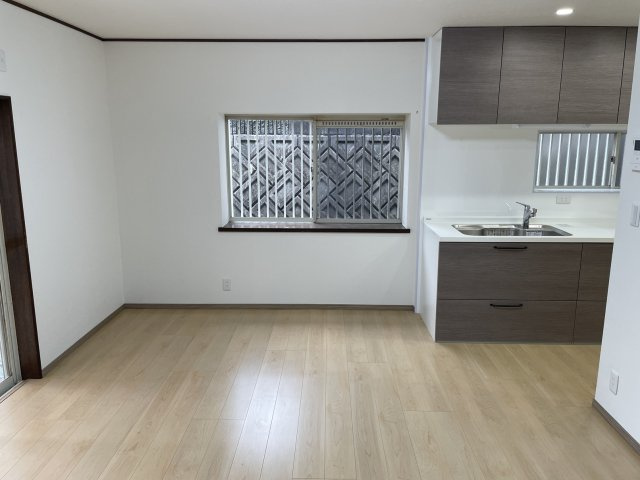 丹波篠山市住吉台の中古一戸建の居間・リビング