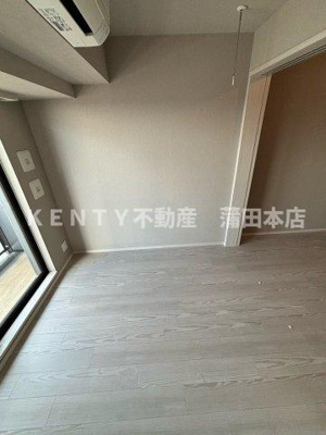 【居間・リビング】 | レジディア蒲田プレイス | こちらの居間で趣味の時間をお楽しみください