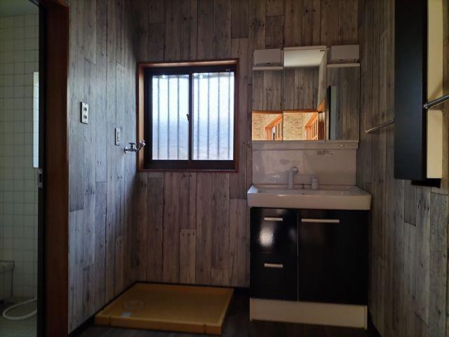 高知市新本町2丁目　中古戸建ての洗面所