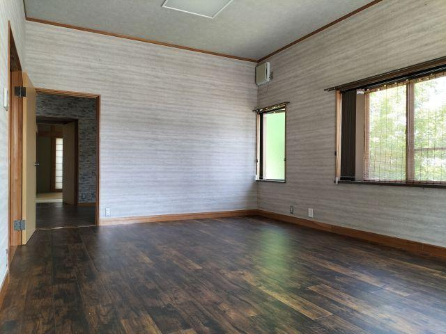 高知市新本町2丁目　中古戸建ての洋室