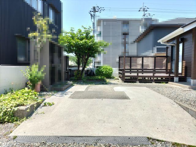 高知市新本町2丁目　中古戸建ての駐車場
