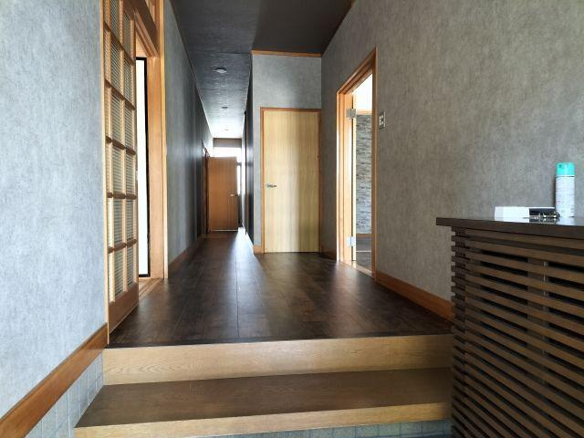 高知市新本町2丁目　中古戸建ての玄関